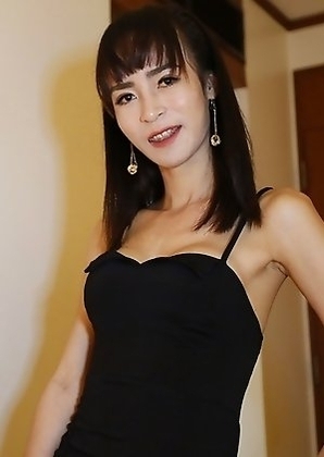 24yo busty Thai shemale Poy gets a facial after sucking tourists big white cock