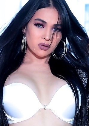 TS Filipina Alluring Busty Girl Next Door!