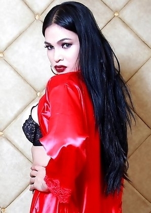 Hottie TS Filipina Wearing Lovely Lingerie And Stockings