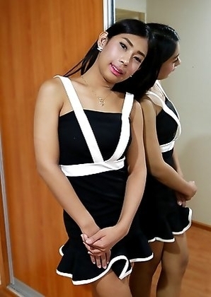 20 year old horny Thai ladyboy gives a blowjob and gets a cumshot