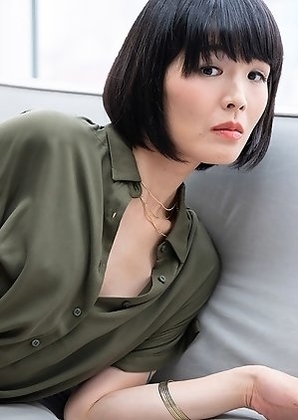 Skinny japan ladyboy Yoko shows her small cock