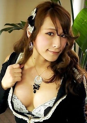 Twenty-four year old Asuka hails from Nara, the ancient capital of Japan and only second to Tokyo with its number of temples and Budha statues. She no