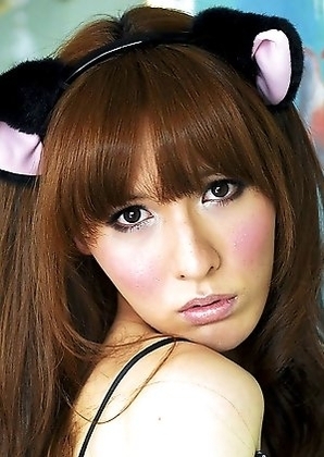 Horny pussy cat Lisa returns to us today on Shemale Japan. Will you let her   give you a tongue bath? I bet she can lick your cock clean!