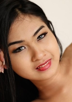 19yo Thai ladyboy Pop gets big white cock up her ass