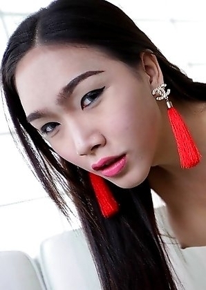 21 year old busty Thai ladyboy Ivy with big cock gets a facial