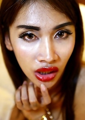 24 year old Thai ladyboy sucks off her white tourist friends fat cock